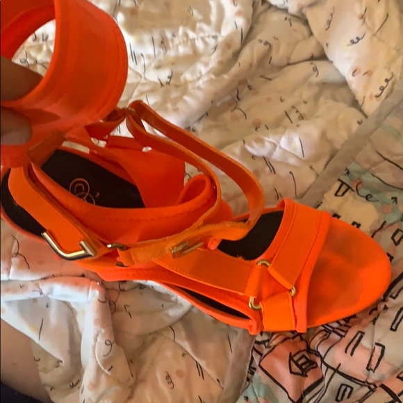 Heels - Picture 2 of 3